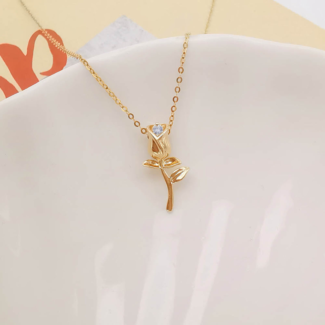 Collar de diamantes naturales con forma de flor en oro de 18 quilates