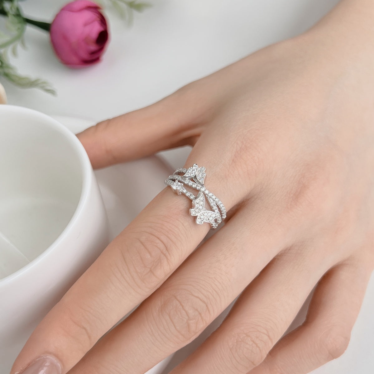Anillo de diamantes con forma de mariposa