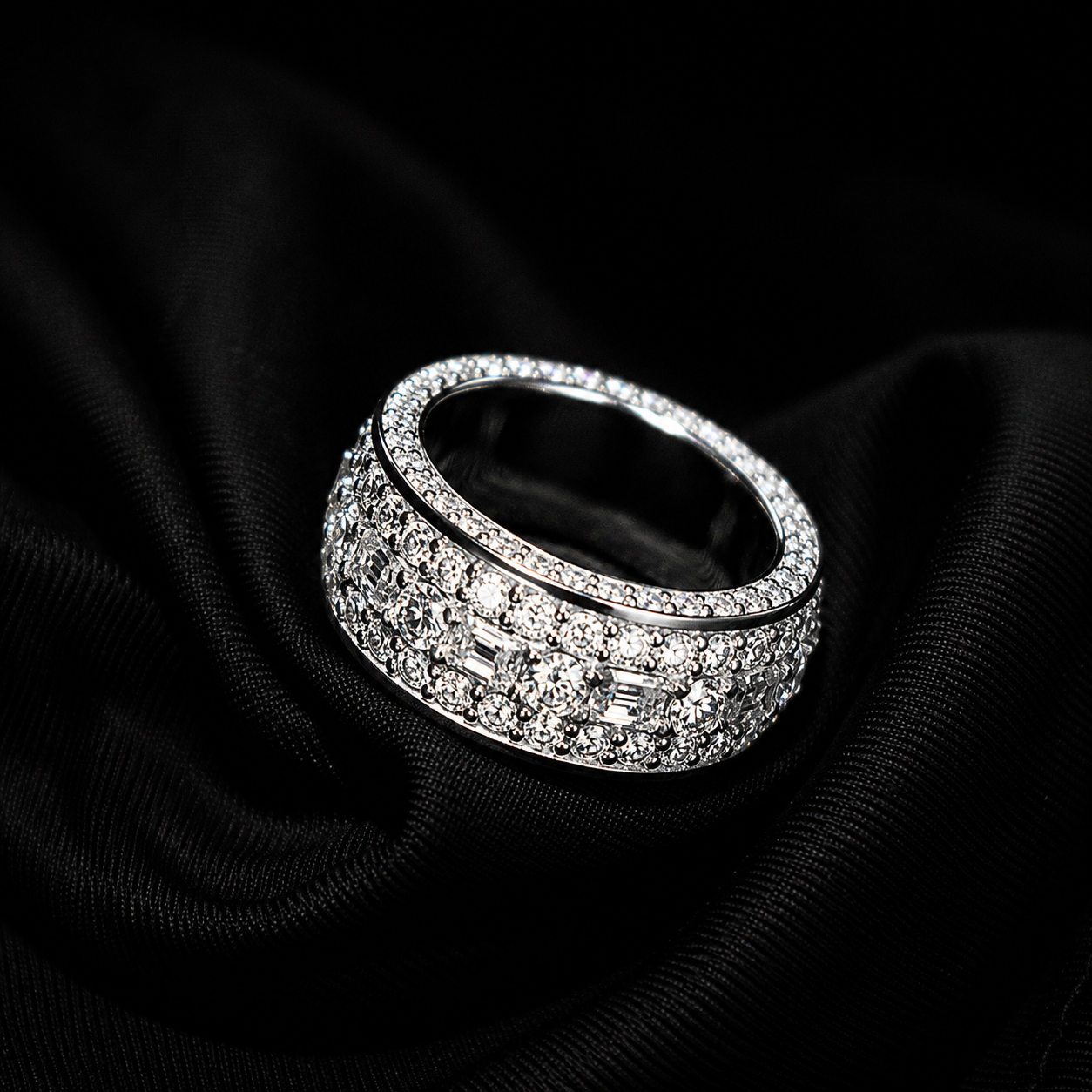 Emerald & Round VVS Band Ring