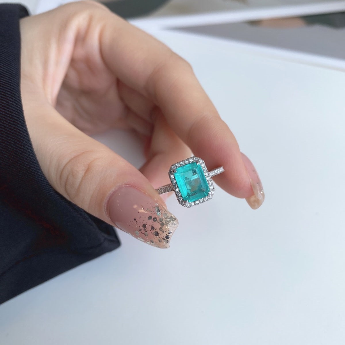 Anillo de diamantes turquesa
