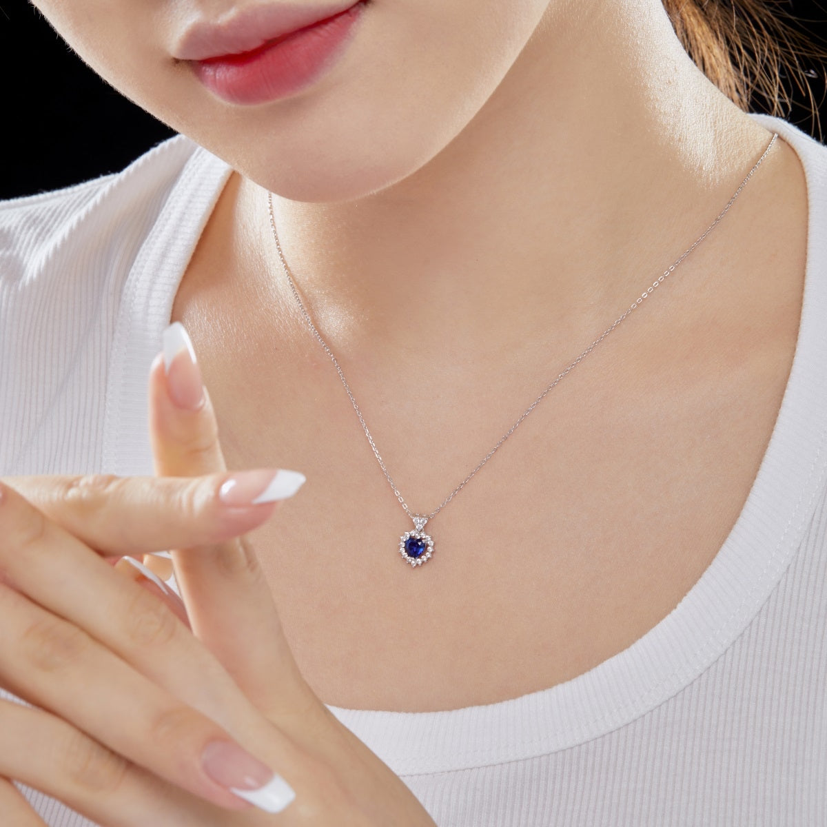 Collar de diamantes azules