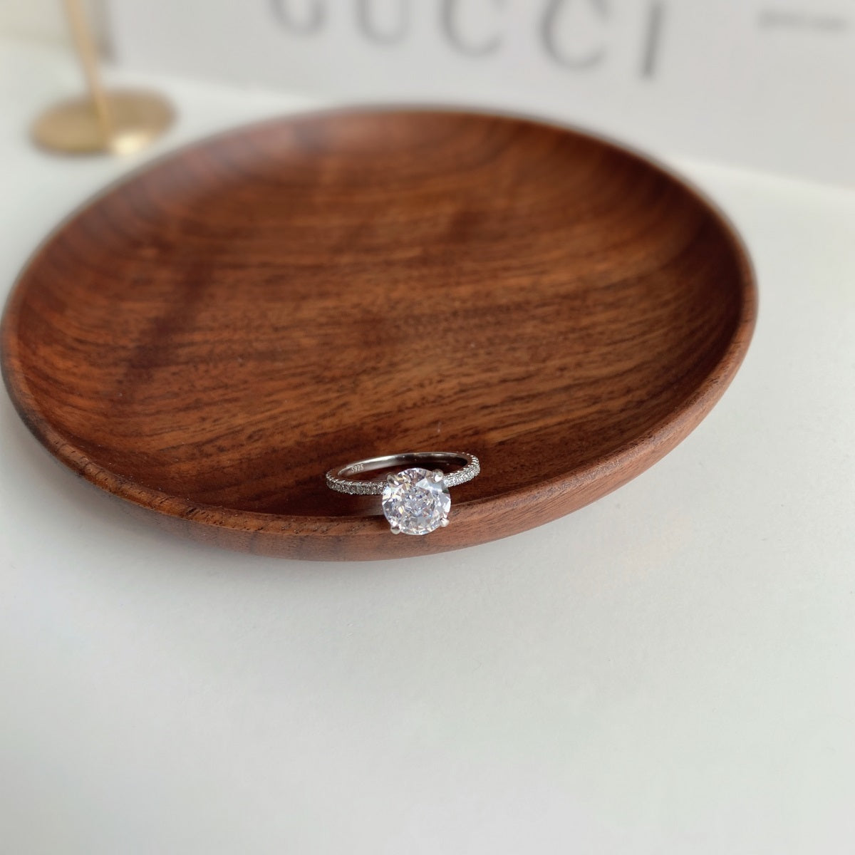 Anillo de diamantes blancos