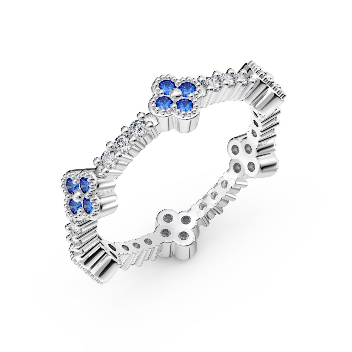 Anillo de diamantes con trébol azul