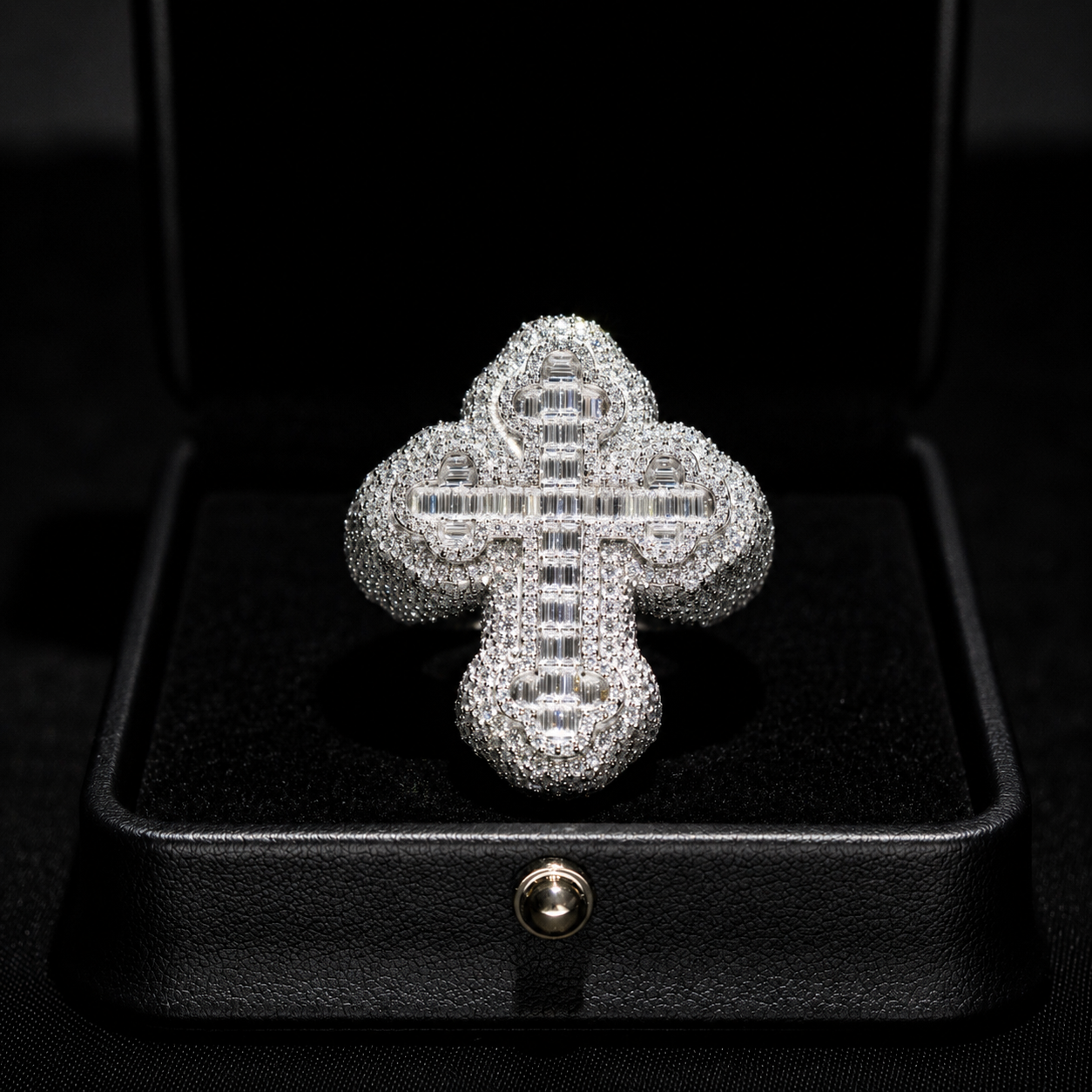 Royal Cross VVS Ring