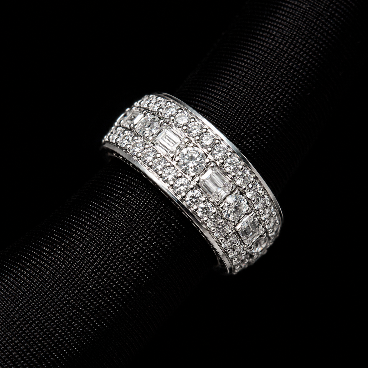 Emerald & Round VVS Band Ring