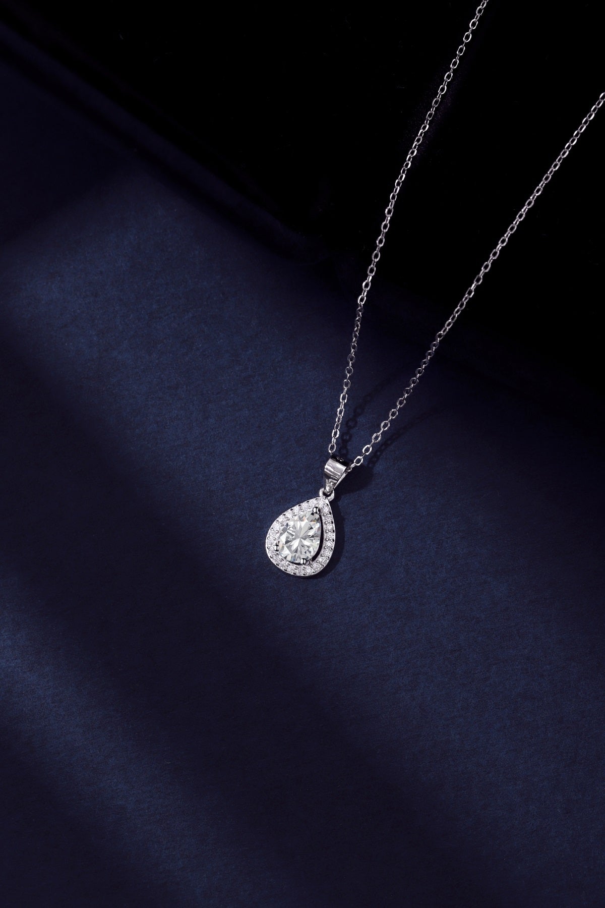 Collar de diamantes blancos