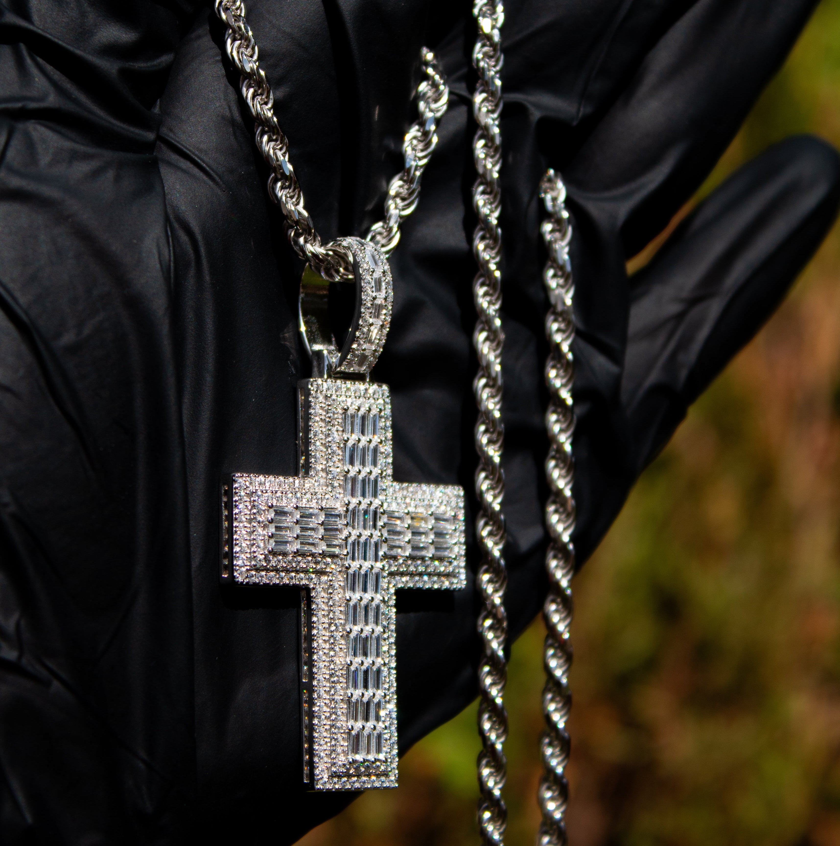 Cruz Pendant