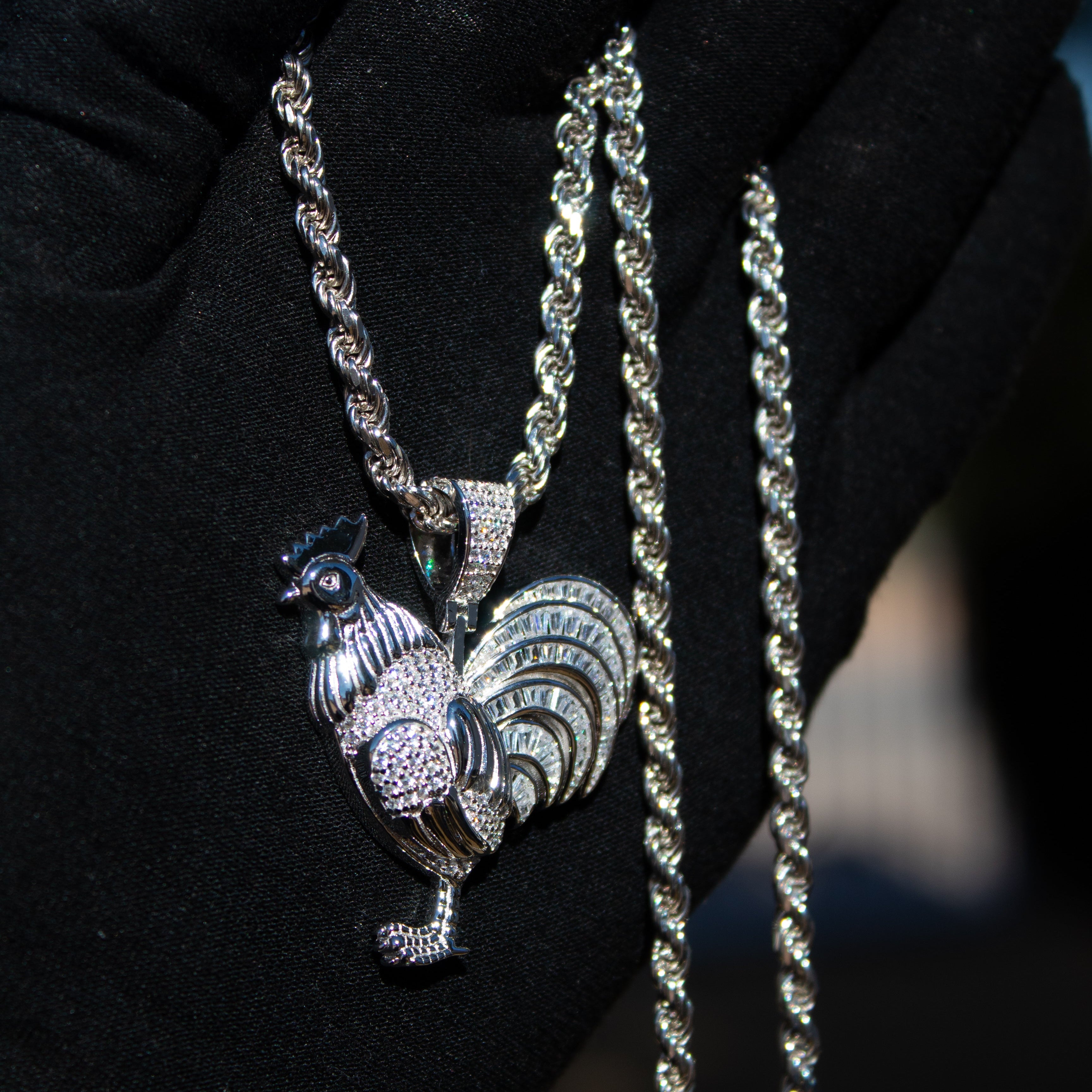 Gallo Pendant