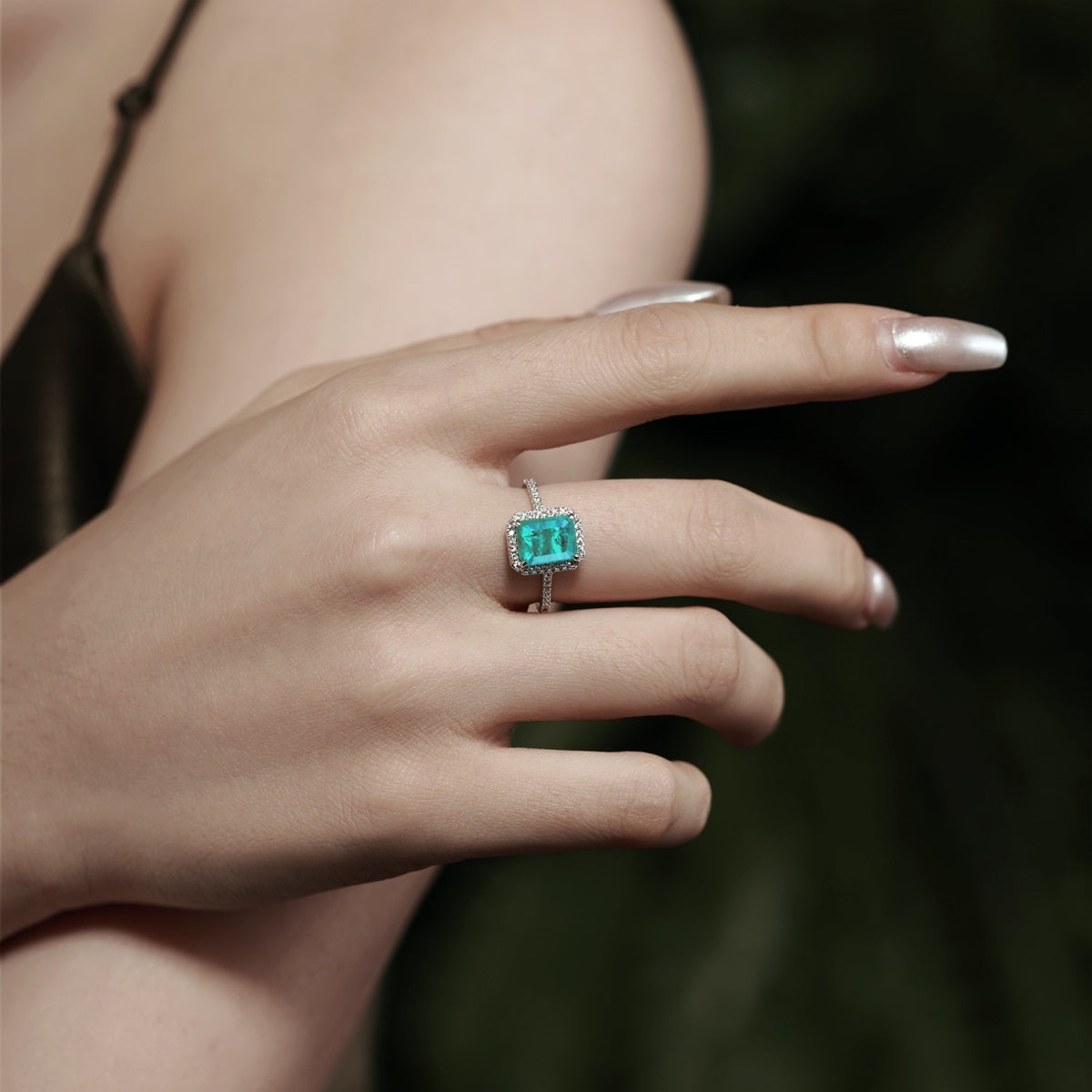 Anillo de diamantes turquesa