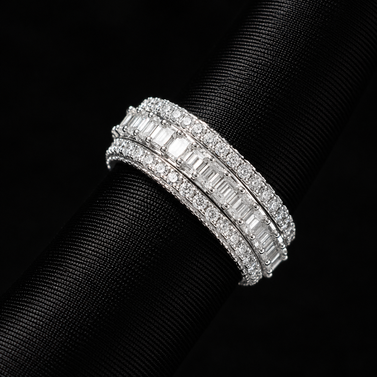 VVS Baguette 360 Ring