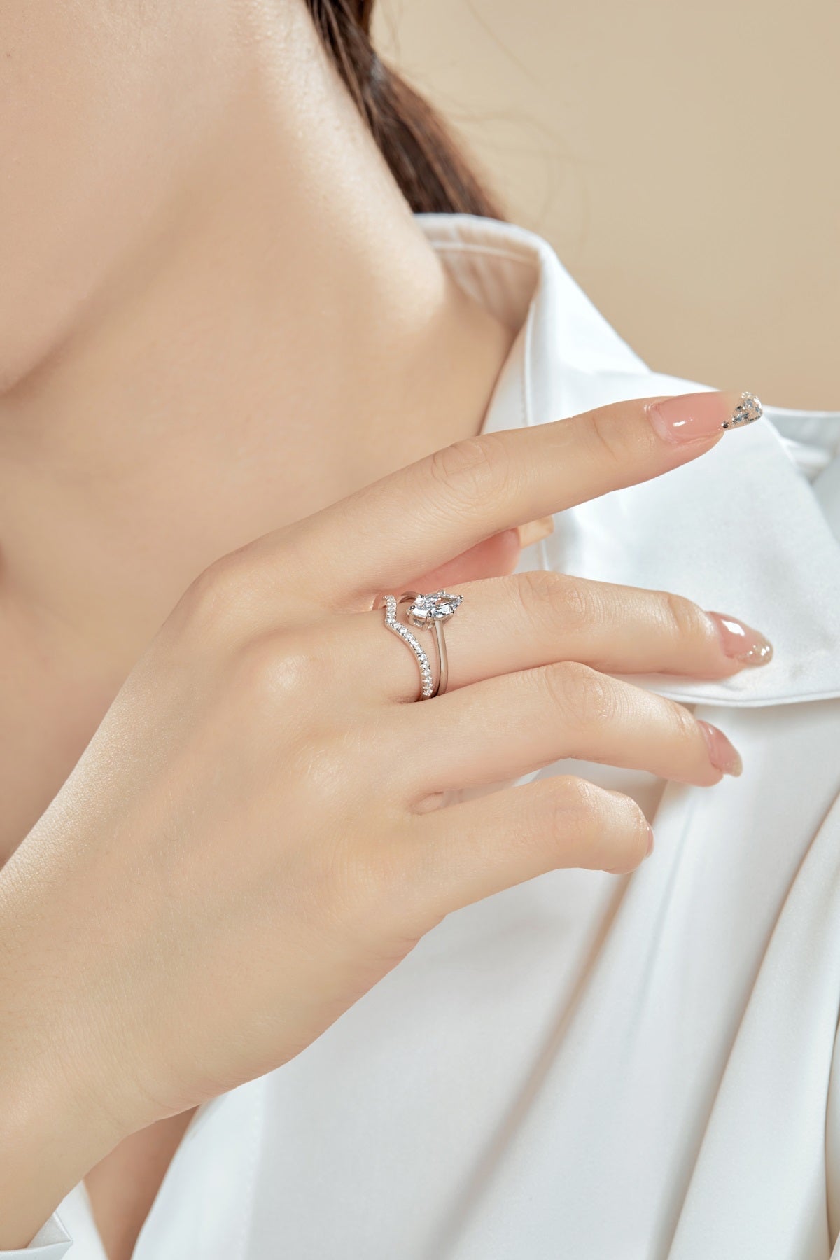 Conjunto de anillos con diamantes blancos