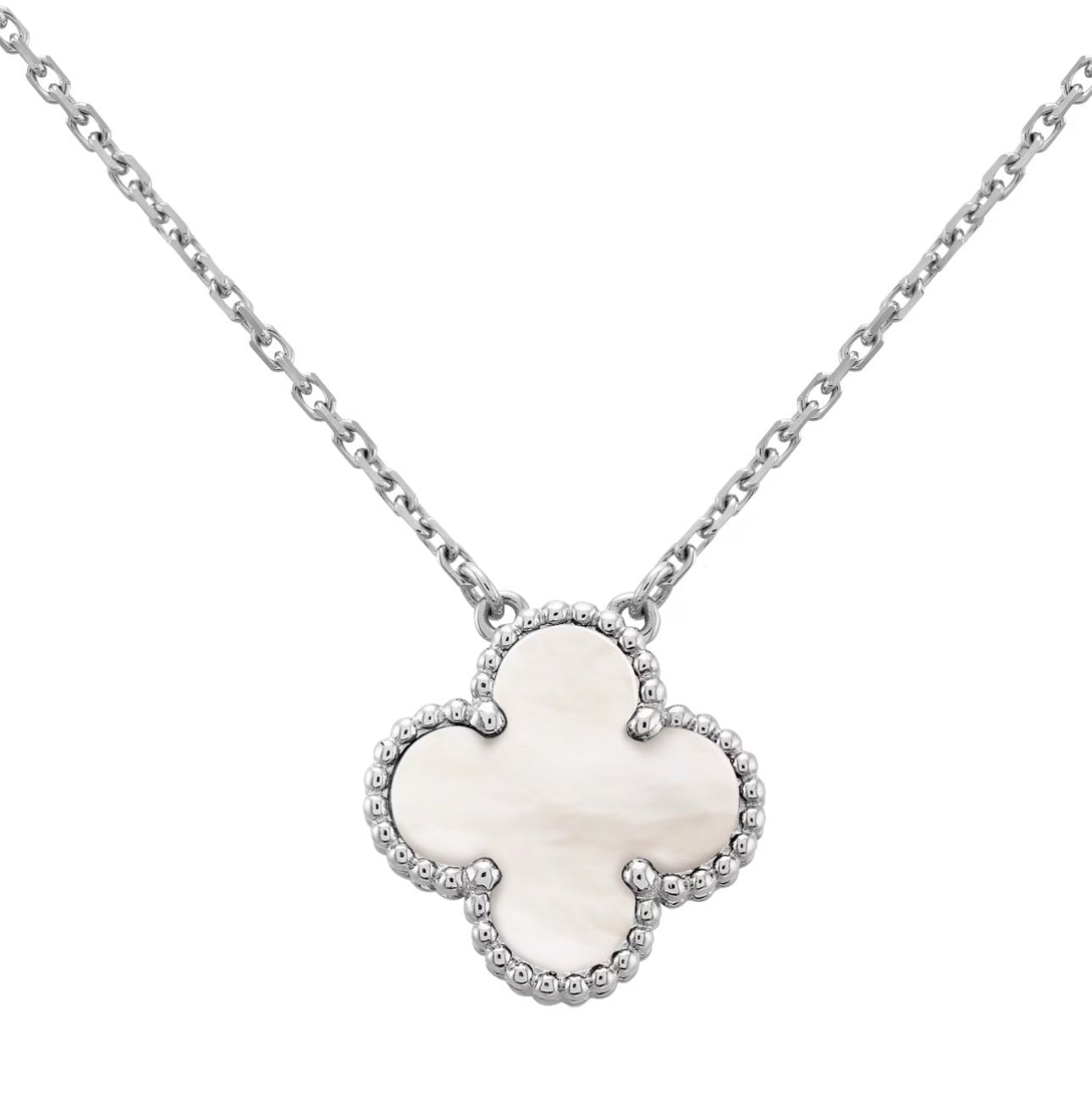 Collar de hoja de trébol