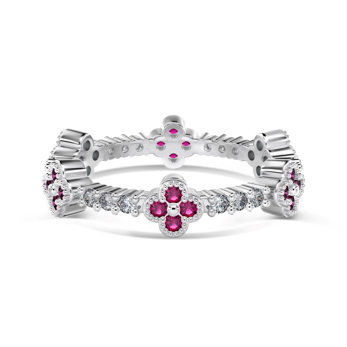 Anillo de diamantes con trébol fucsia