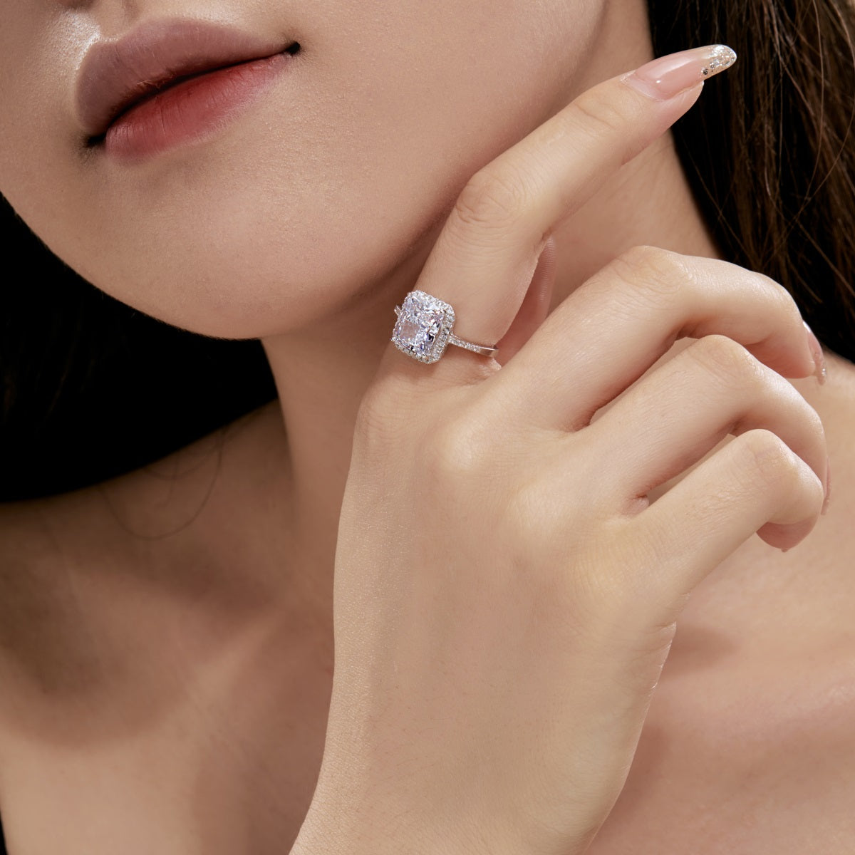 Anillo de diamantes rectangulares blancos
