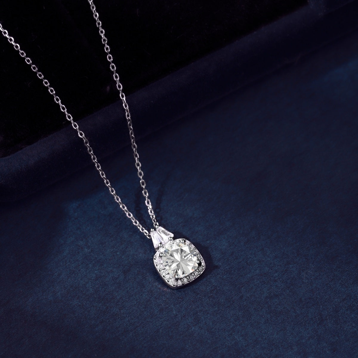 Collar de diamantes blancos