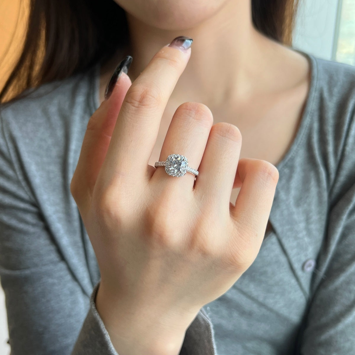Anillo de diamantes blancos
