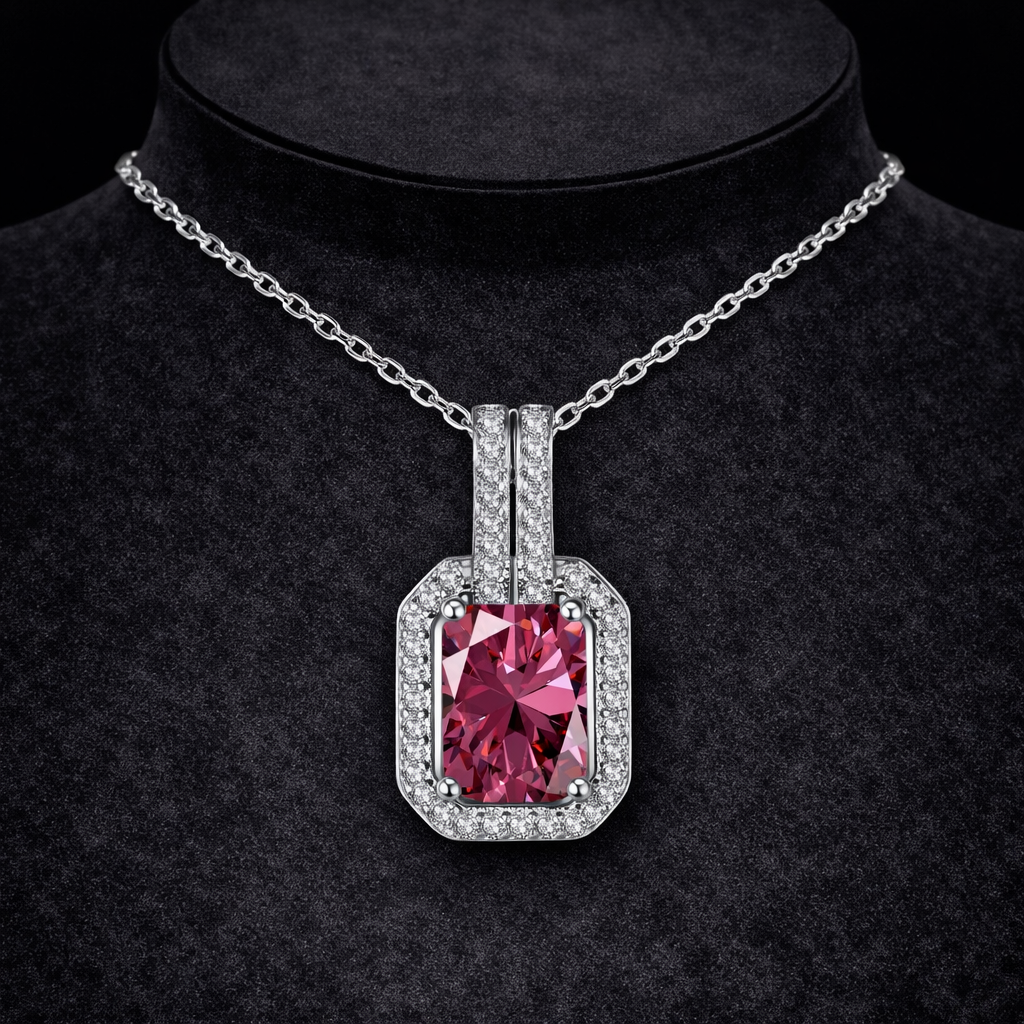 Collar de diamantes rojos