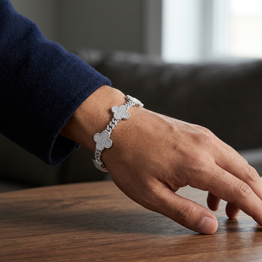 Clover bracelet wrist-wear draft