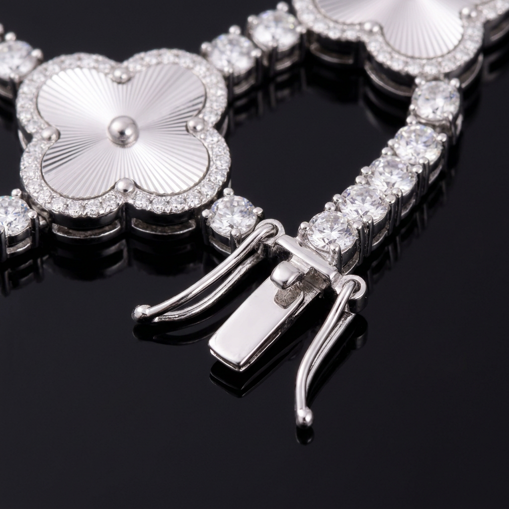 Clover tennis bracelet clasp draft