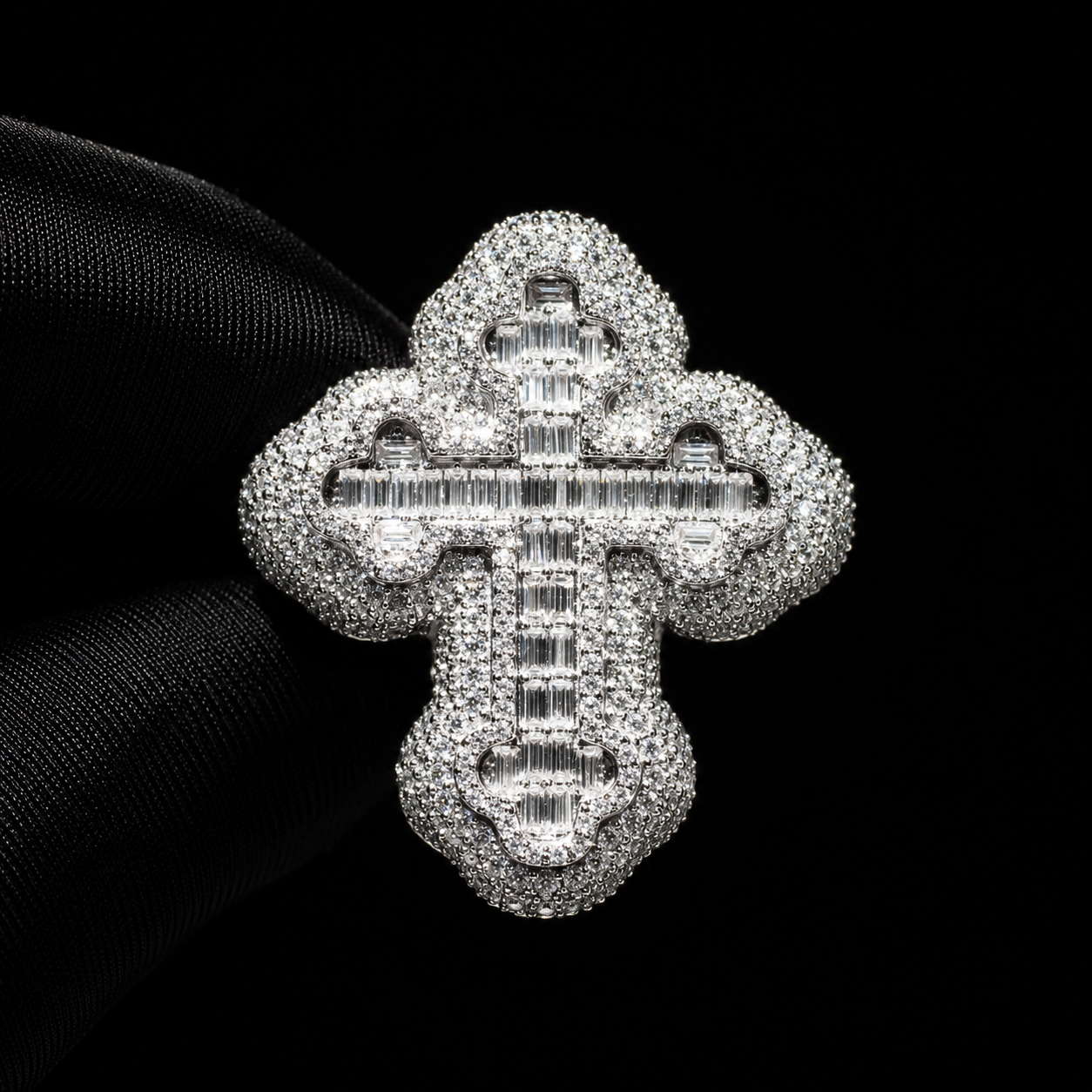 Royal Cross VVS Ring