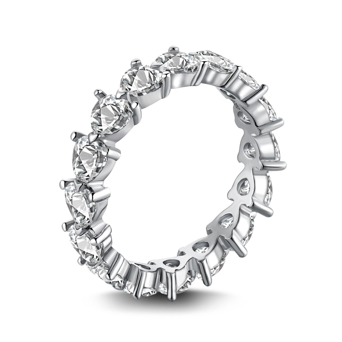 Anillo de diamantes con corazón blanco