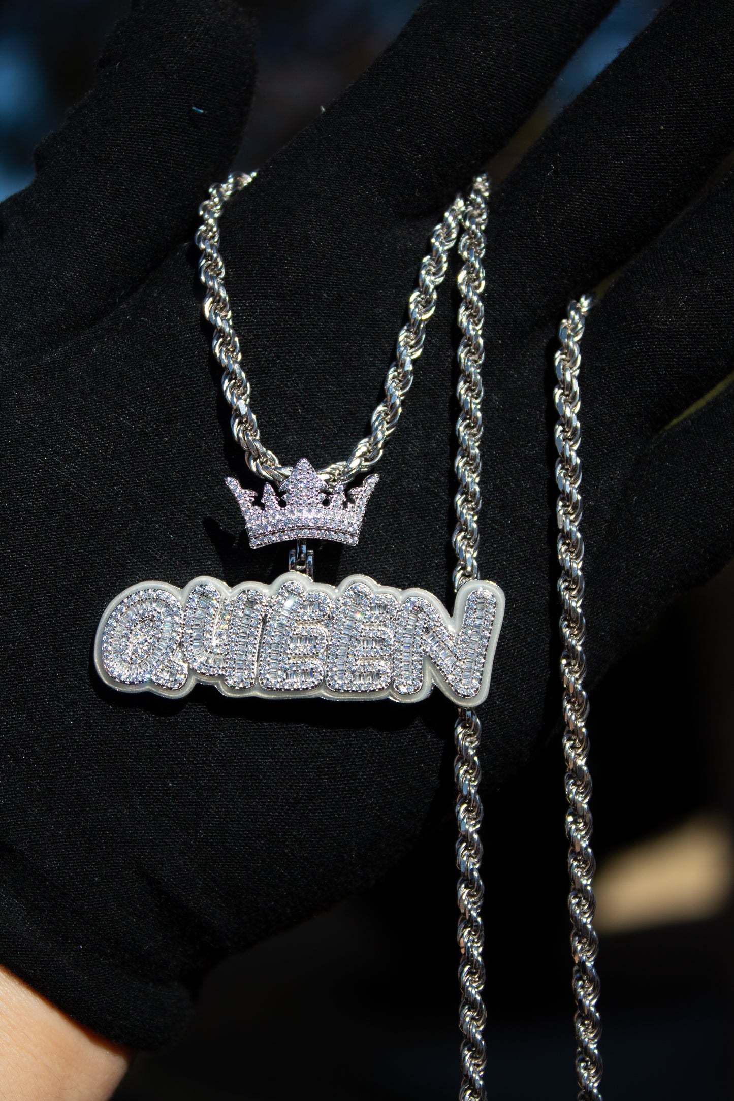 Queen Pendant