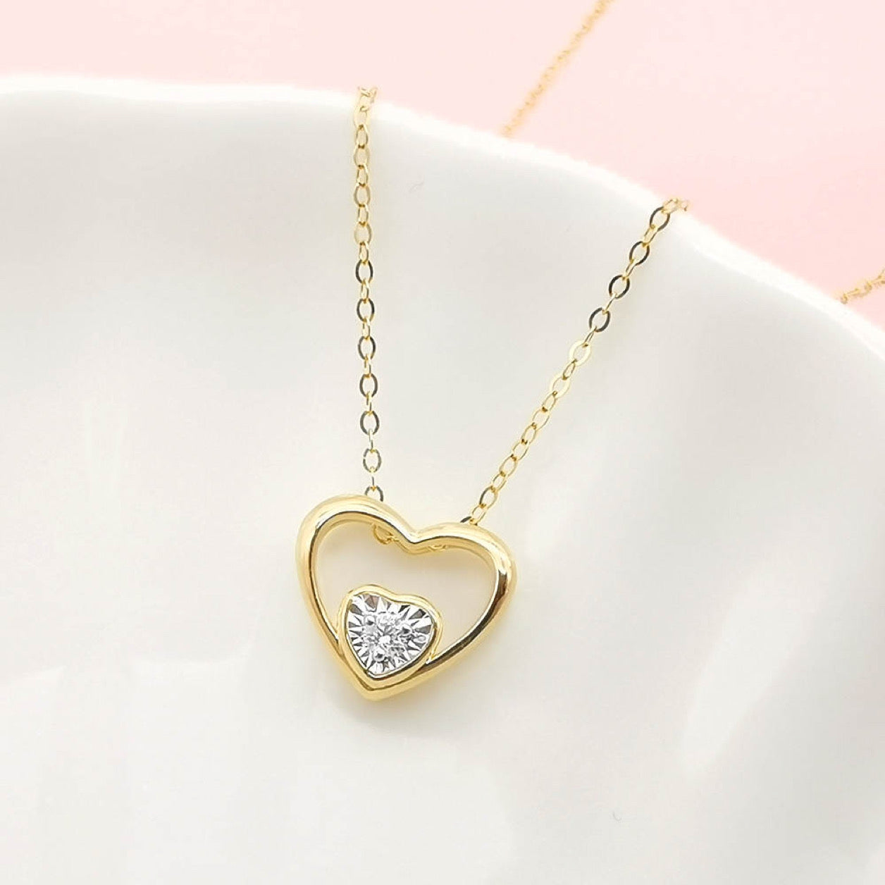 18K Gold Heart Natural Diamond Necklace