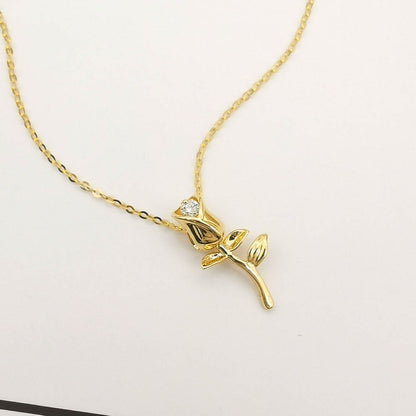 18K Gold Flower Natural Diamond Necklace