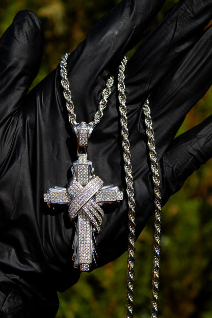 Cruz Pendant