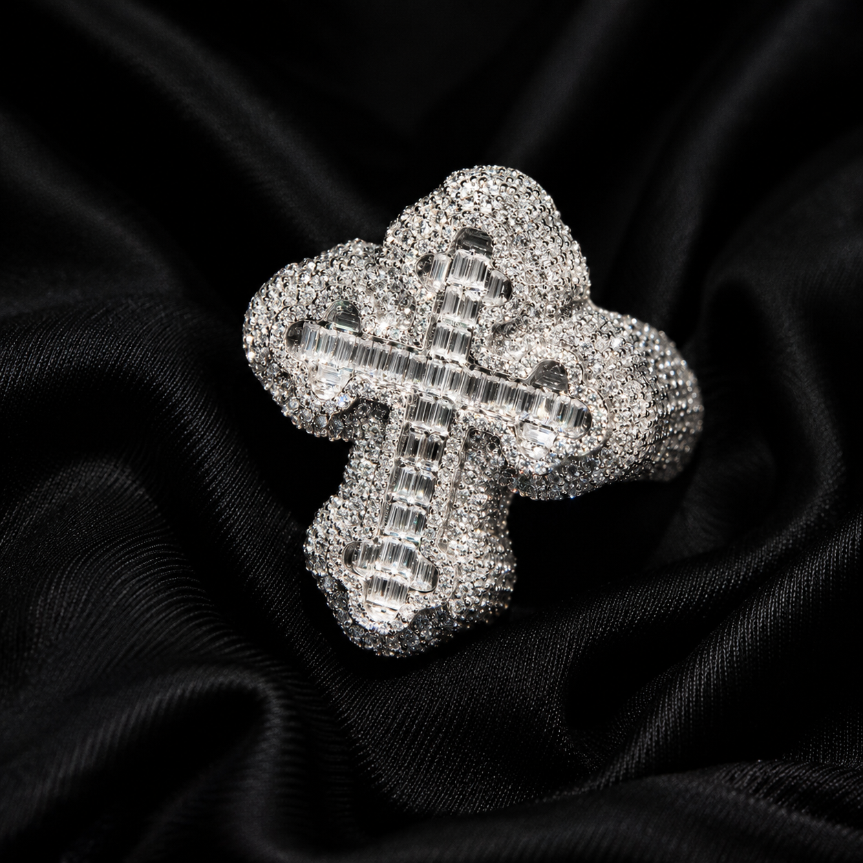 Royal Cross VVS Ring