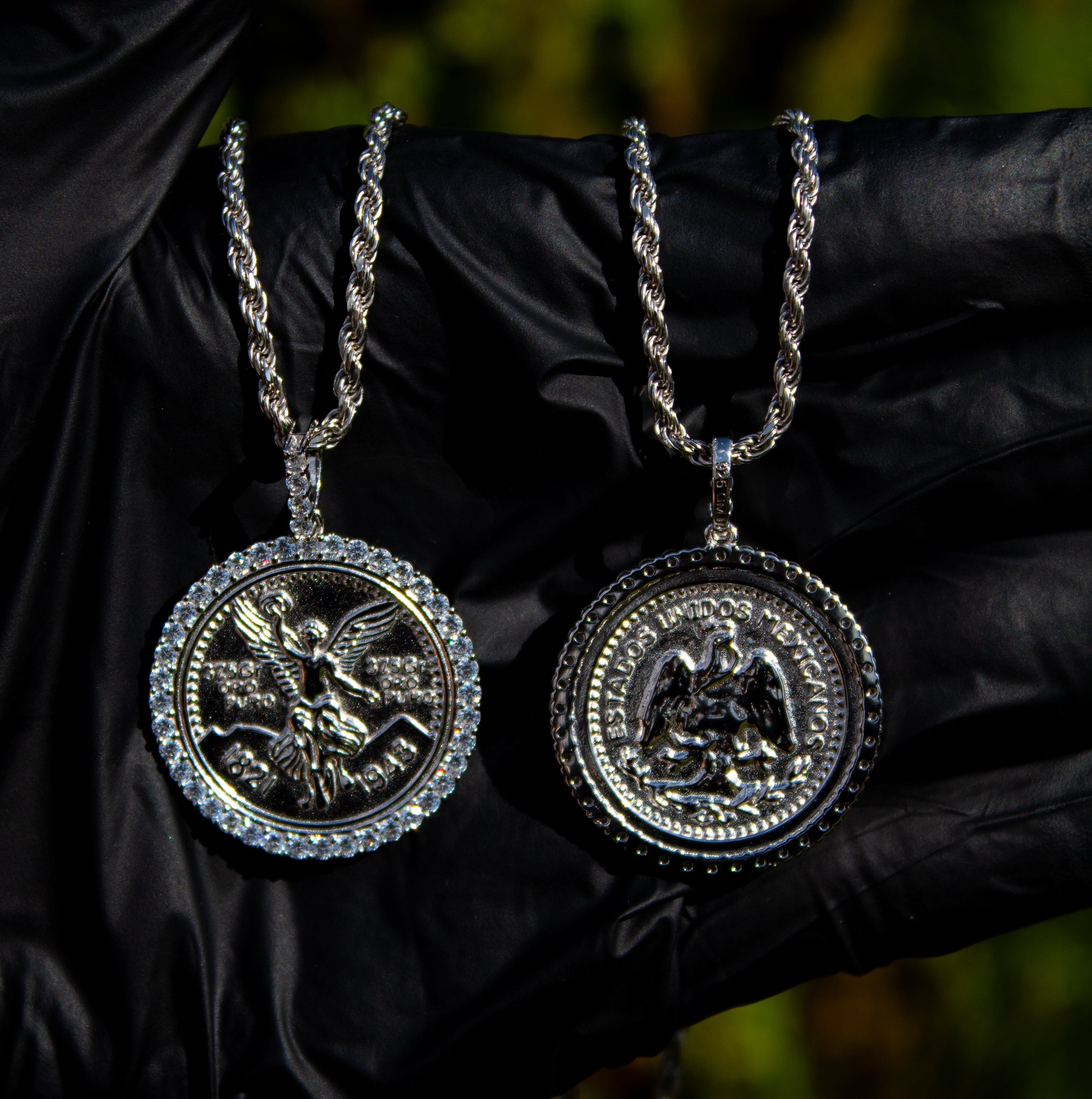 Mini 3D Centenario Pendant