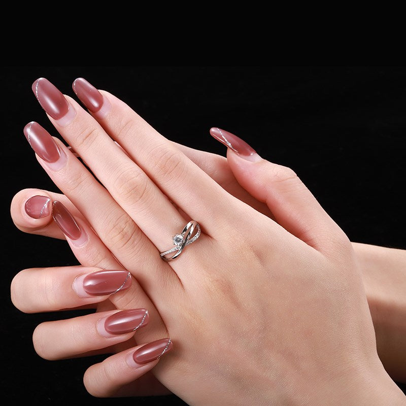 Anillo de diamantes blancos con infinito