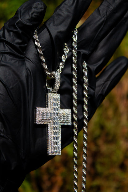 Cruz Pendant