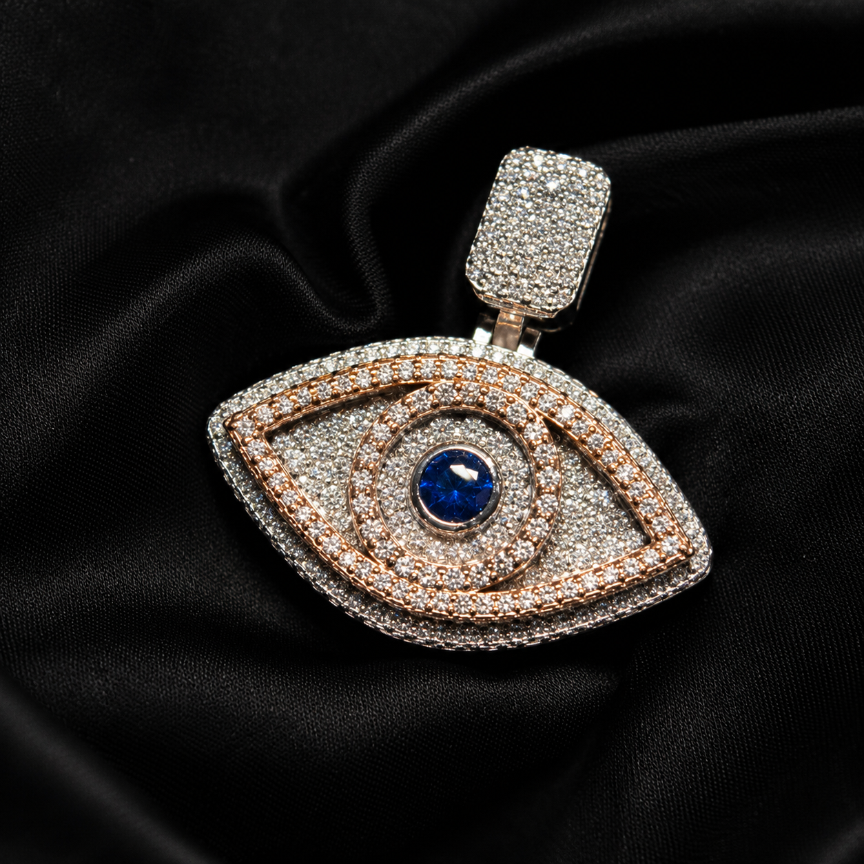Guardian Eye VVS Pendant