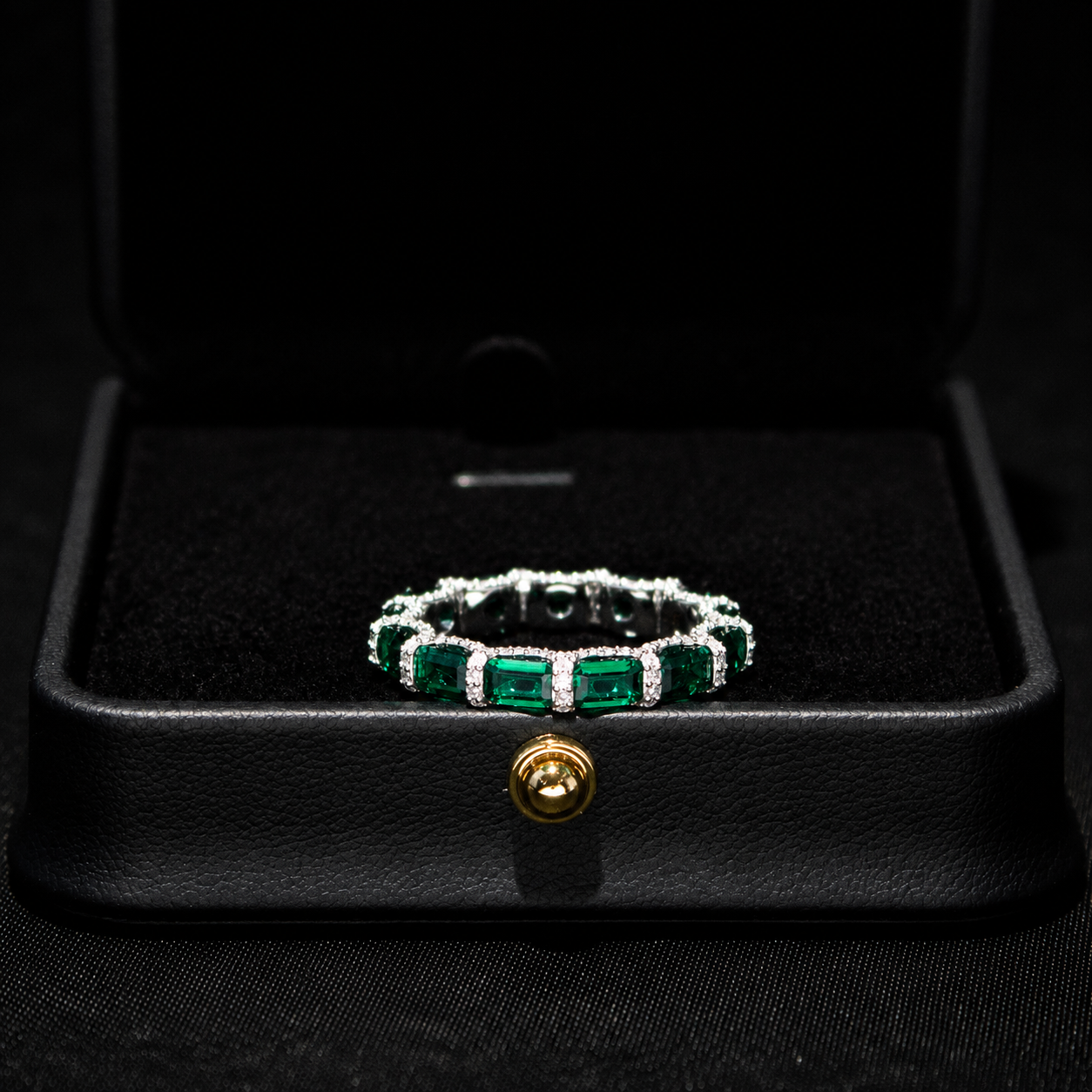 Royal Emerald VVS Ring