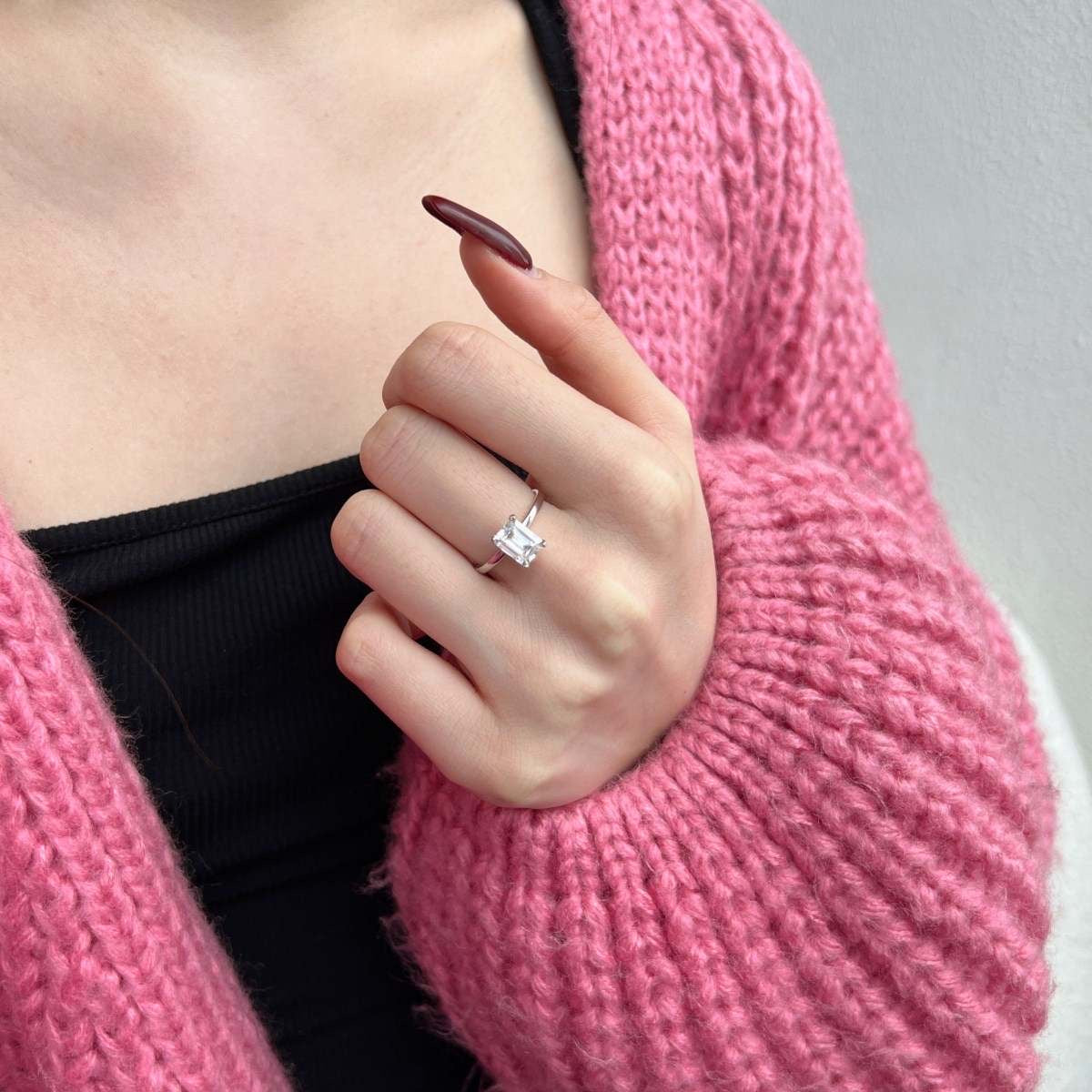 Anillo de diamantes de talla baguette blanca