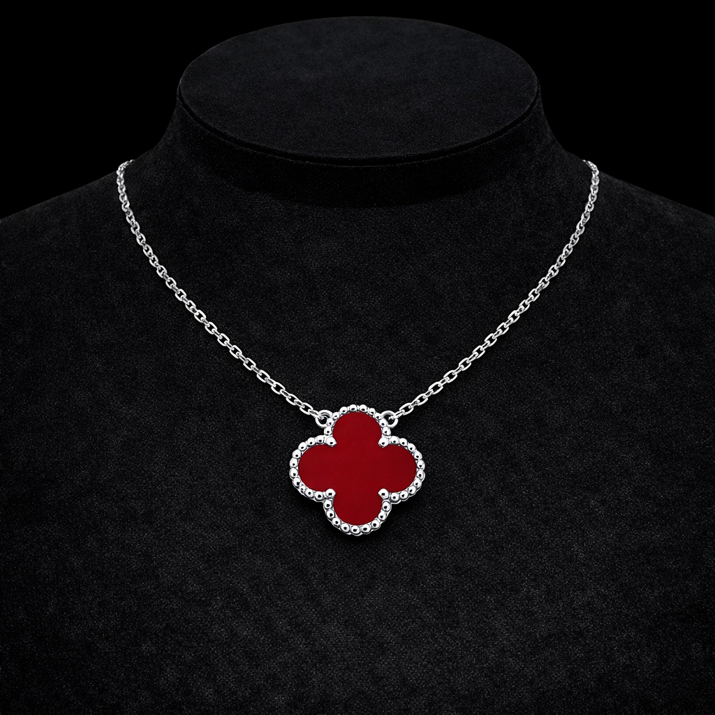 Collar de hoja de trébol