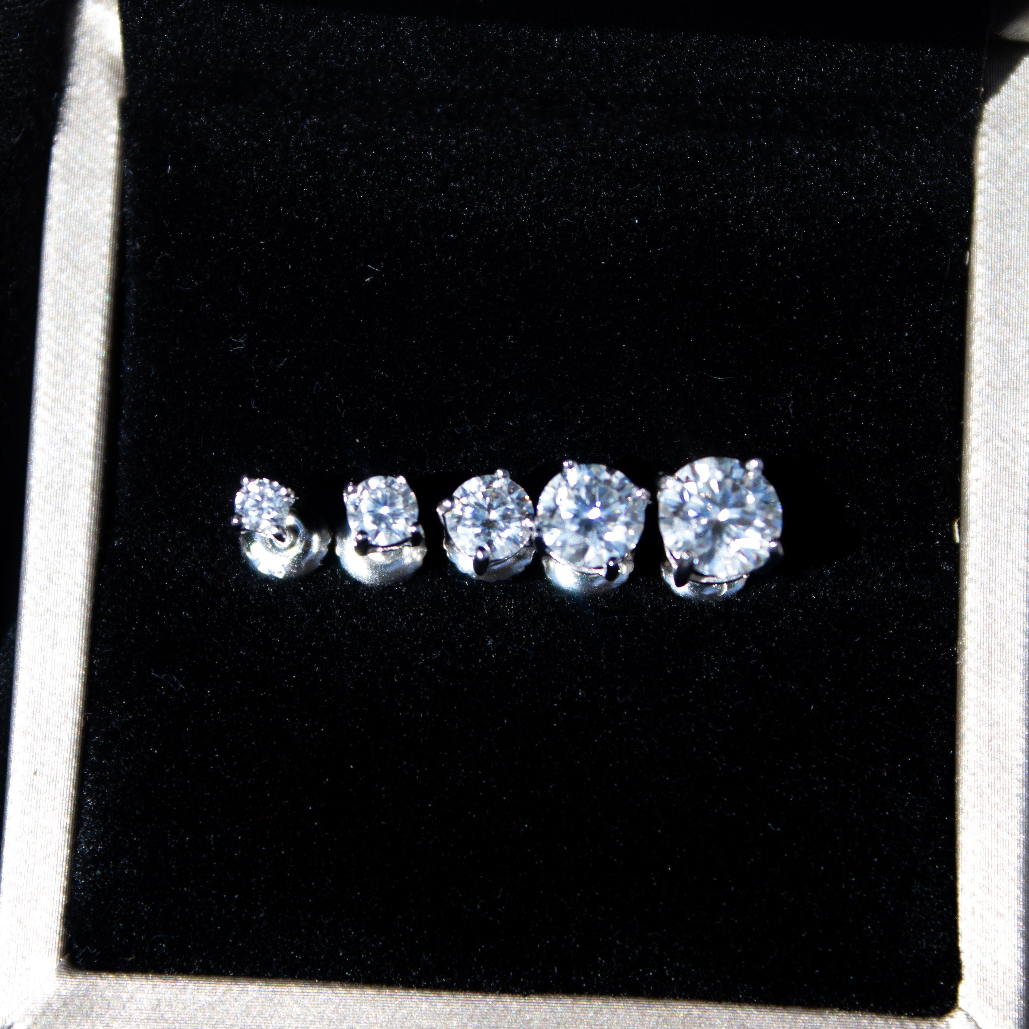 VVS Diamond Earrings Set