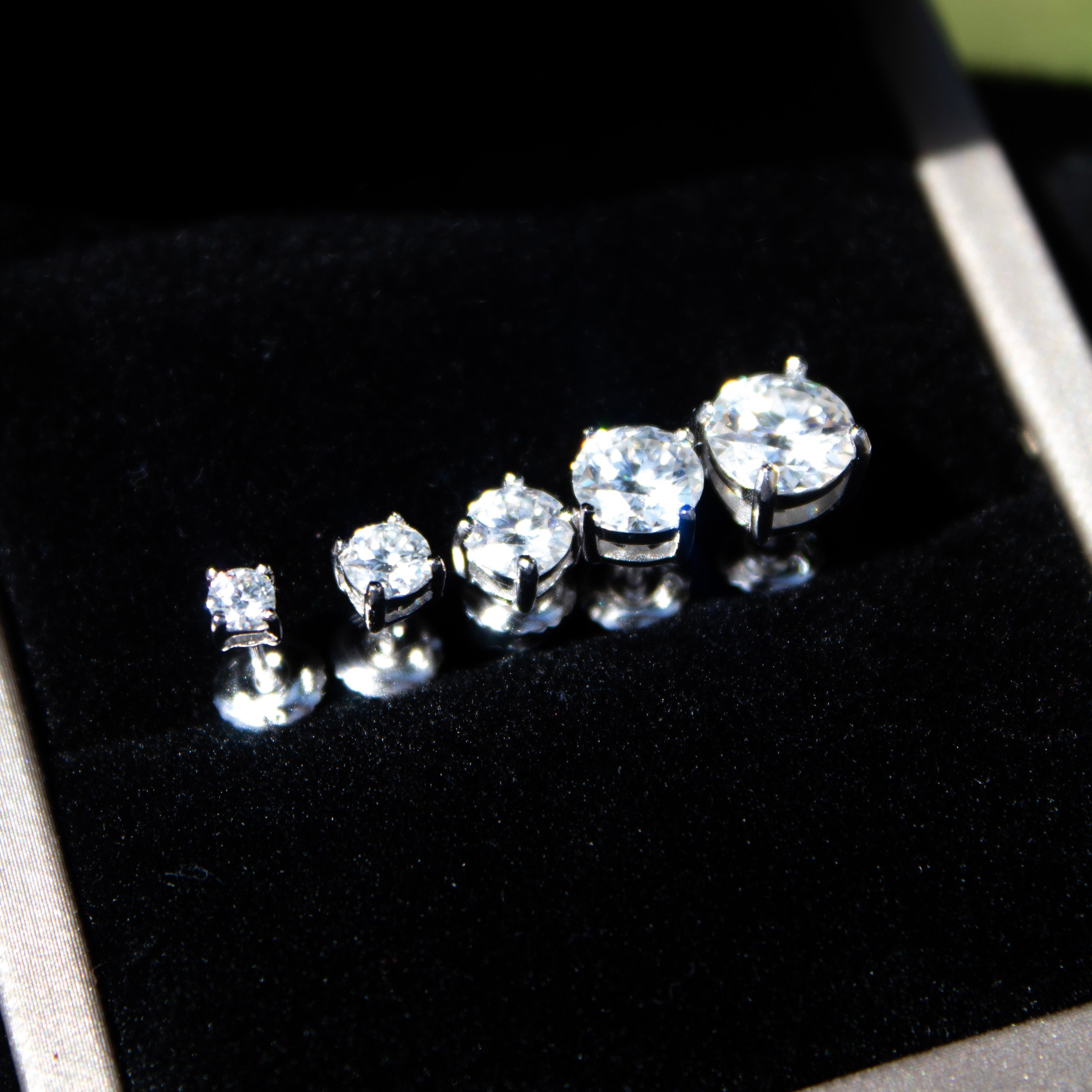 VVS Diamond Earrings Set